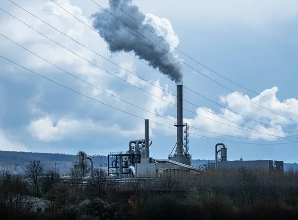 Rökskorsten Från Fabrik Mot Himlen Tyskland — Stockfoto