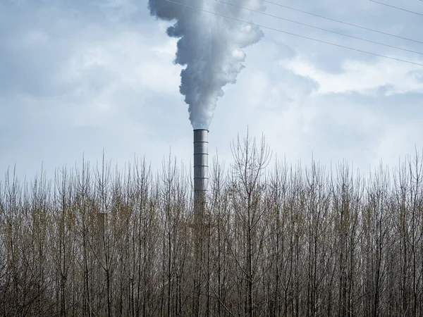 Rökskorsten Från Fabrik Mot Himlen Tyskland — Stockfoto
