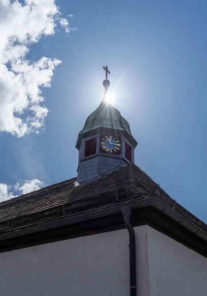 Alte Kirche Und Schlagende Uhr Deutschland — Stockfoto