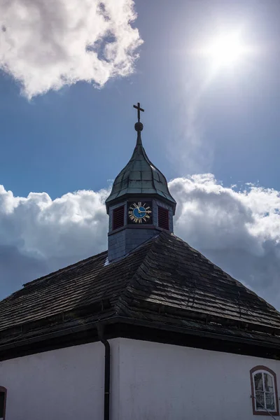 Alte Kirche Und Schlagende Uhr Deutschland — Stockfoto