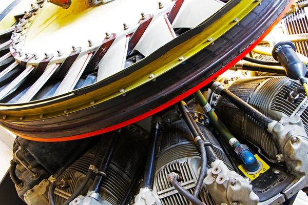 Partes mecánicas de un antiguo motor de turbina — Foto de Stock