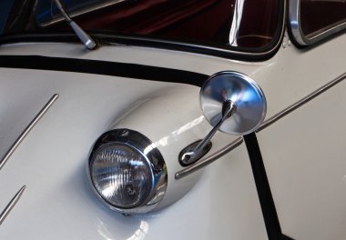 eski araba ve araba ayna