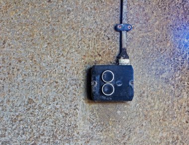 Beton duvar eski elektrik anahtarı