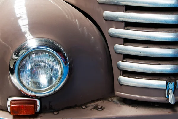 Fragmento de coche viejo marrón de cerca —  Fotos de Stock