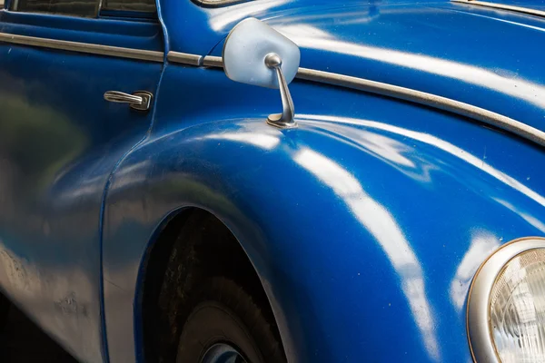 Fragmento del viejo coche azul — Foto de Stock