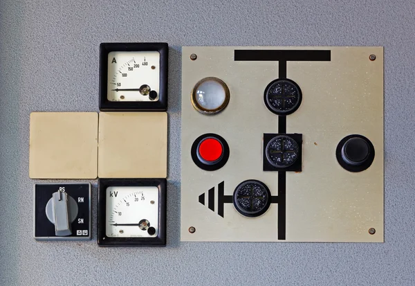 Antiguo medidor en el panel de control — Foto de Stock