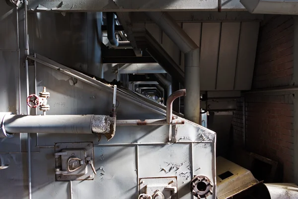 Oude machines van een verlaten fabriek — Stockfoto