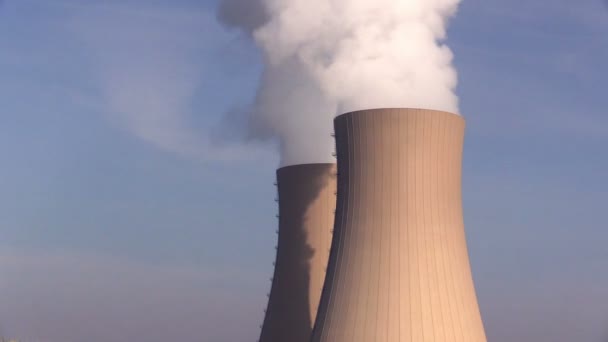 Staw przed elektrowni jądrowej w Niemczech — Wideo stockowe