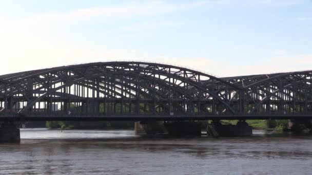 Railway bridge across  river Elba — Stock Video