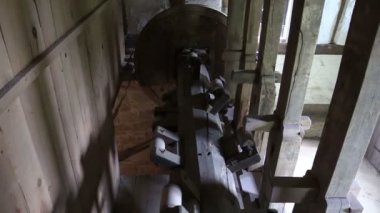 Eski ahşap watermill çark döndürme