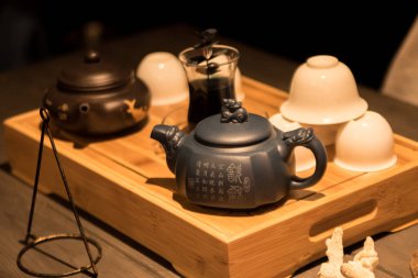 Çay, yeşil çay ile Çin çaydanlığı, yayna töreni