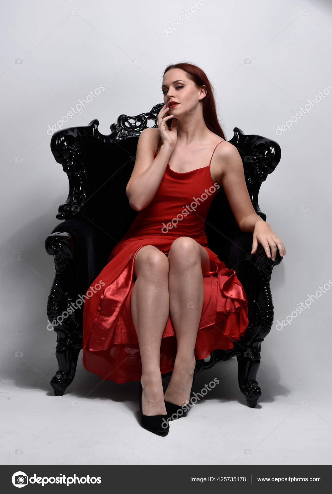Image Brown haired blurred background Pose young woman Legs Asiatic