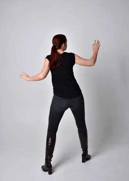 Full Length Portrait Woman Red Hair Ponytail Wearing Black Shirt — Stock Photo, Image