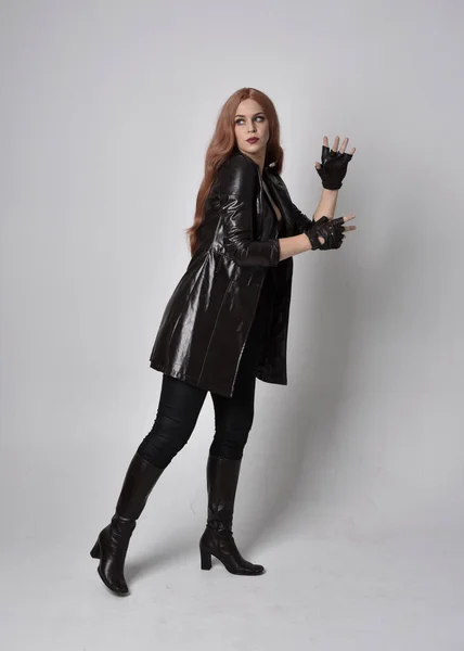 Full Length Portrait Girl Long Red Hair Wearing Dark Leather — Stock Photo, Image