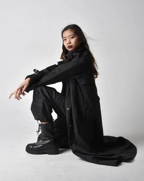 Full Length Portret Van Mooie Jonge Aziatische Meisje Dragen Zwarte — Stockfoto