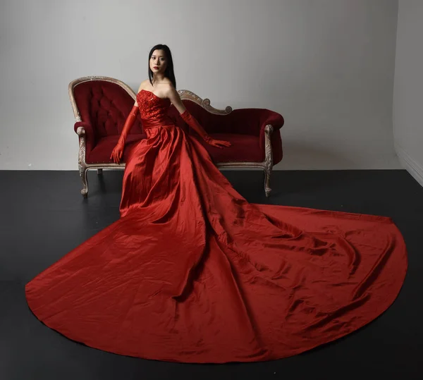 Portrait Complet Belle Jeune Femme Asiatique Portant Corset Rouge Longs — Photo