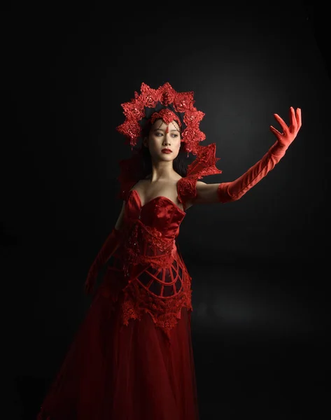 Portrait Beautiful Young Asian Woman Wearing Red Corset Long Opera — Foto de Stock