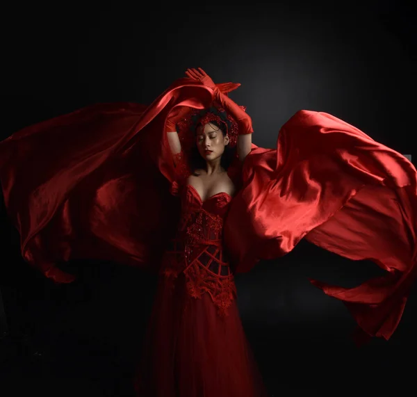 Portrait Beautiful Young Asian Woman Wearing Red Corset Long Opera — Stock fotografie