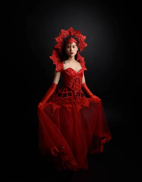 Retrato Dramático Una Hermosa Joven Asiática Con Corsé Rojo Guantes — Foto de Stock