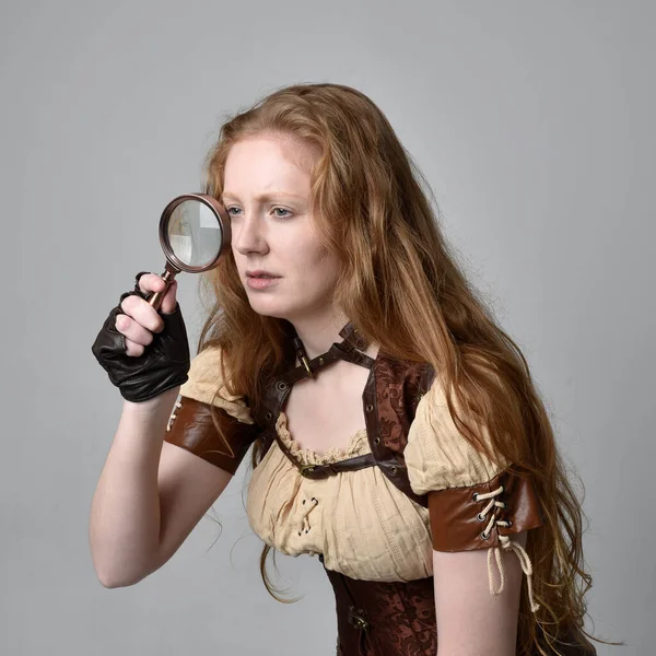 Close Retrato Bela Jovem Com Cabelo Vermelho Longo Vestindo Steampunk — Fotografia de Stock