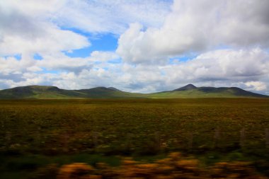 İskoçya 'daki Glen Coe' nun Highland vadileri engebeli dağlar, derin vadiler ve dramatik antik Avrupa manzarası boyunca geniş görüşler sergiliyor.