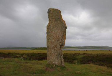 Orkney, İskoçya 'daki Antik Brodgar Halkası, tarihi bir taş çember ve Neolitik öneme sahip ikonik tarih öncesi anıt.