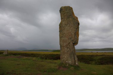 Orkney, İskoçya 'daki Antik Brodgar Halkası, tarihi bir taş çember ve Neolitik öneme sahip ikonik tarih öncesi anıt.