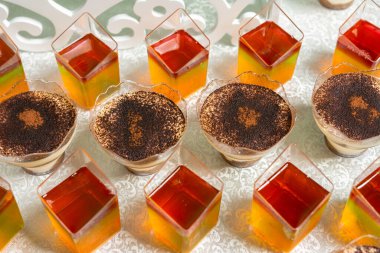 Şekerlemeler, seçebileceğin şekerler, önemli olayları kutlamak için bedava tatlı seçimi. 2020