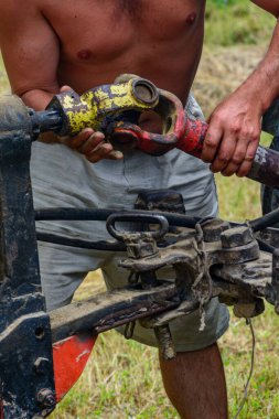 Bağlantı ekipmanları için traktör ve kardan şaftı, Haymaking sırasında traktör. 2020