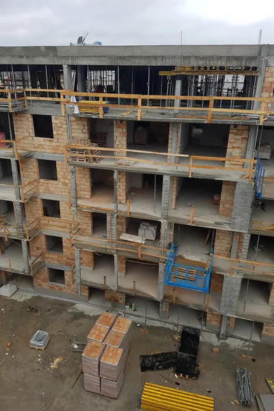 Construction of a residential building in the city, multi-storey and apartment building.2021 — Stock Image Construction Residential Building City Multi Storey Apartment Building 2021 Stock Photo