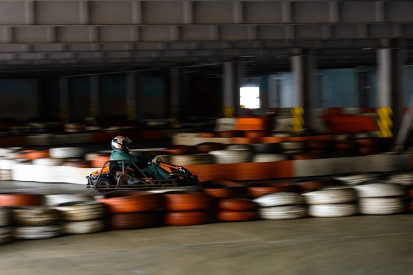 Gara Dinamica Karting Velocità Con Movimento Sfocato Ippodromo Attrezzato 2019 — Foto Stock