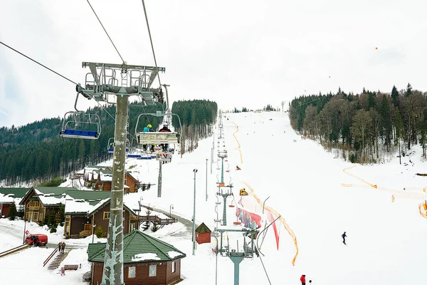 Karpaternas Pittoreska Landskap Vid Skidorten Höga Liftar För Skidåkare 2019 — Stockfoto