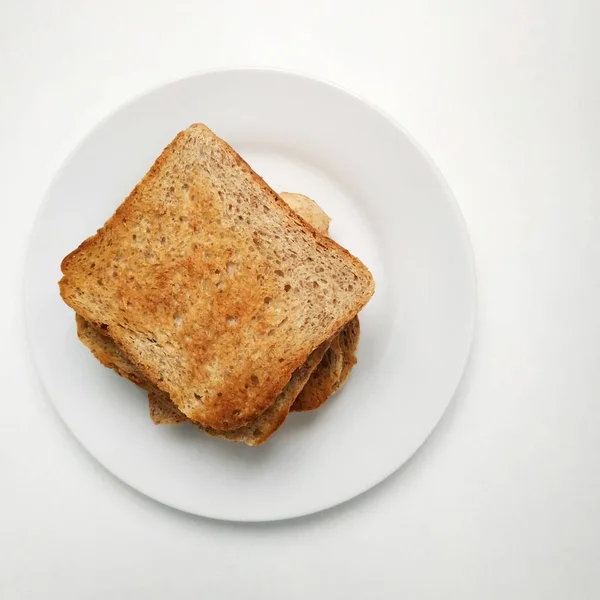 Tostadas Cuadradas Crujientes Fragantes Plato Blanco Tostadas Para Desayuno 2021 — Foto de Stock