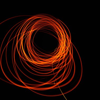 Parlak ve parlak ateş desenleri, ateşle gece eğlencesi, çeşitli şablonlar ve kıvılcımlar. 2021