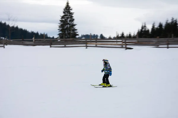 Jablunyzja Ukraine Februar 2019 Winterurlaub Den Karpaten Skifahren — Stockfoto