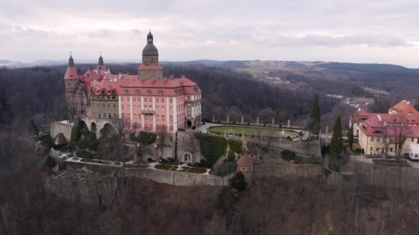 Walbrzych, Polen 29. Januar 2020: Polnischer Burgprinz ist der drittgrößte. — Stockvideo