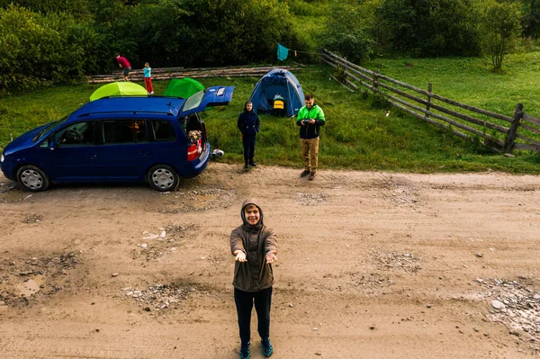 Cárpatos Ucrânia Agosto 2020 Acampamento Está Localizado Lado Carro Família — Fotografia de Stock