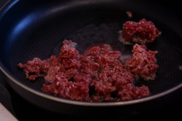 Chili Con Carne Cozinhar Carne Picada Uma Panela Fotografia Alimentos — Fotografia de Stock