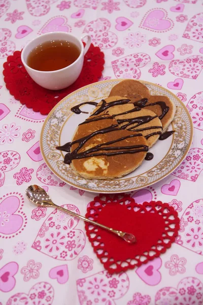 Heart Shaped Pancakes Chocolate Topping Food Photography Pastries — Stock Photo, Image