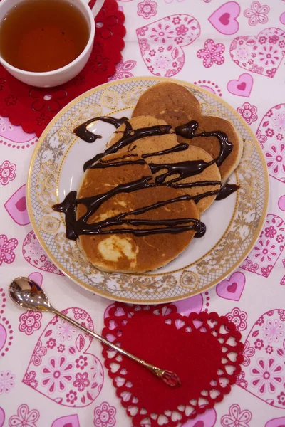 Heart Shaped Pancakes Chocolate Topping Food Photography Pastries — Stock Photo, Image