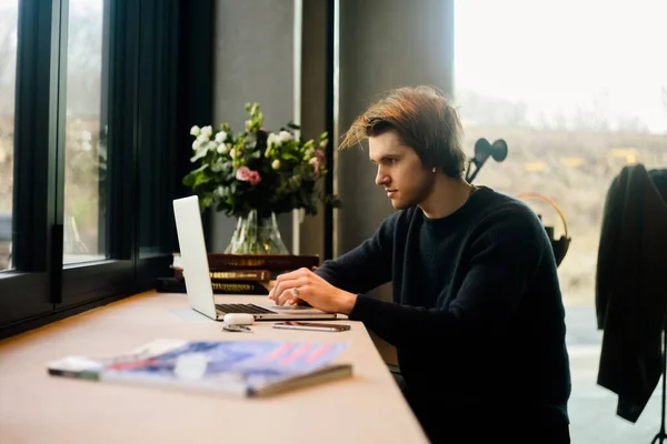 Man Works Restaurant Guy Home Sits Computer Freelancer Student Studies — Stock Photo, Image