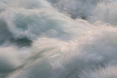Su akışı dalgaları