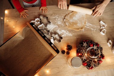 Noel pastası. Eller para kazanıyor..