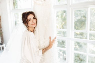 Sabahları narin, güzel gelin. 