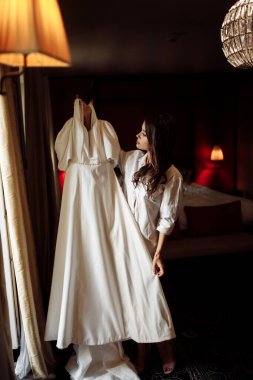 Sabahları narin, güzel gelin. 