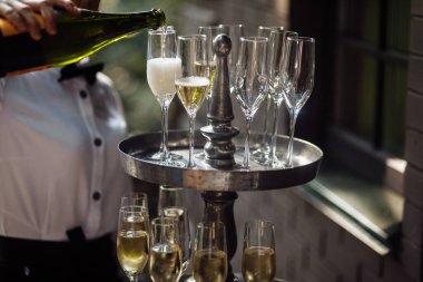 Şampanyalı şarap. 