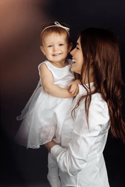 Happy Mother Daughter Posing Studio — Stock Photo, Image