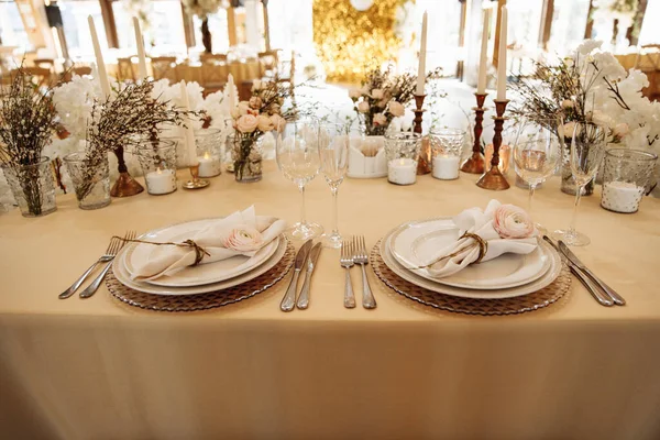Dukat Bord För Bröllop Restaurang Närbild — Stockfoto