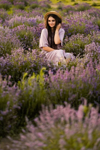 Beautiful Young Woman Field Lavenders — Fotografia de Stock