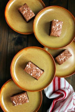 Fare di çikolatalı Songe çikolatalı pasta. Kopyalama alanı olan üst görünüm.